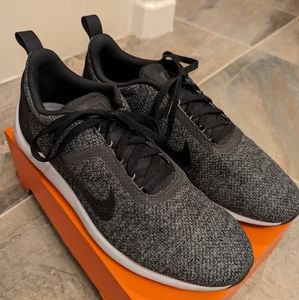 Men's - Nike Lunarestoa Shoes